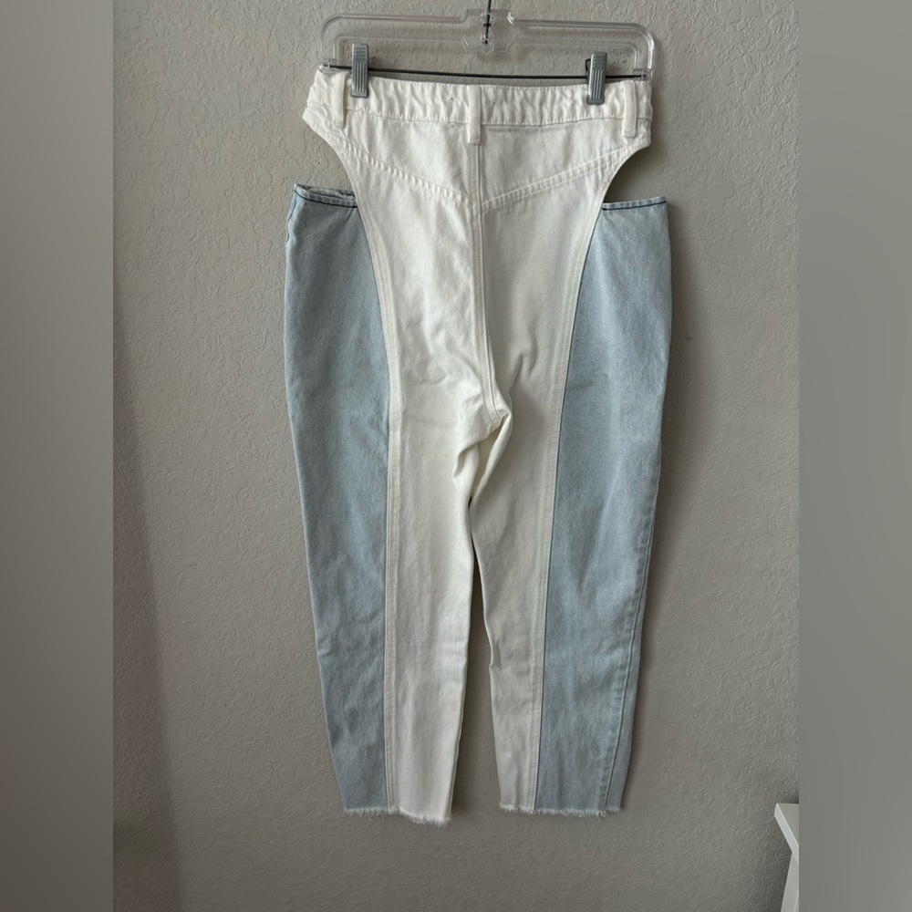 New Fashion Nova hip cut out  jeans SZ 9 - Picture 5 of 5